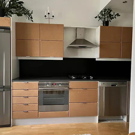 Ac Unit, Wi-fi , Top-floor, 10min To Centre With Metro, 47m2 In Trendy Kallio Helsinki
