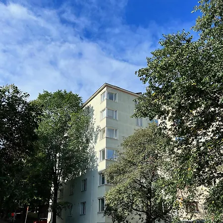 Ac Unit, Wi-fi , Top-floor, 10min To Centre With Metro, 47m2 In Trendy Kallio Daire Helsinki