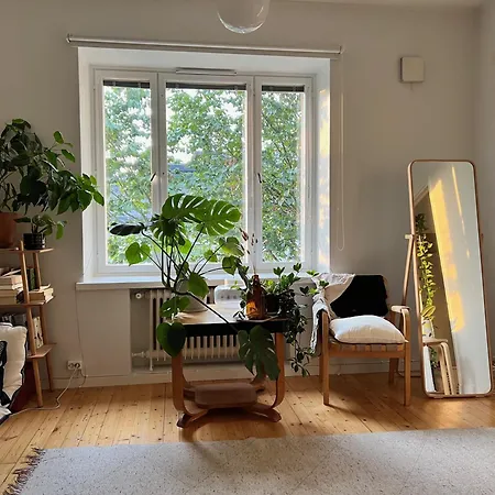 Ac Unit, Wi-fi , Top-floor, 10min To Centre With Metro, 47m2 In Trendy Kallio Daire *