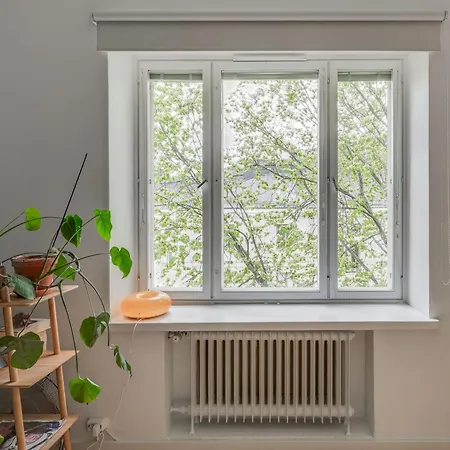 Ac Unit, Wi-fi , Top-floor, 10min To Centre With Metro, 47m2 In Trendy Kallio Helsinki