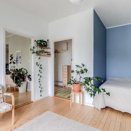 Daire Ac Unit, Wi-fi , Top-floor, 10min To Centre With Metro, 47m2 In Trendy Kallio *