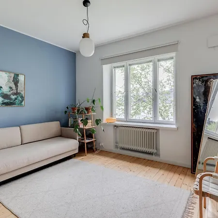 Daire Ac Unit, Wi-fi , Top-floor, 10min To Centre With Metro, 47m2 In Trendy Kallio *