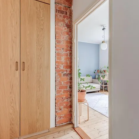 Daire Ac Unit, Wi-fi , Top-floor, 10min To Centre With Metro, 47m2 In Trendy Kallio Helsinki