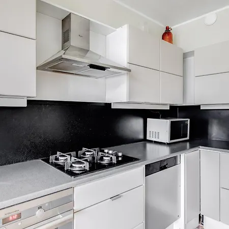 Daire Ac Unit, Wi-fi , Top-floor, 10min To Centre With Metro, 47m2 In Trendy Kallio Helsinki