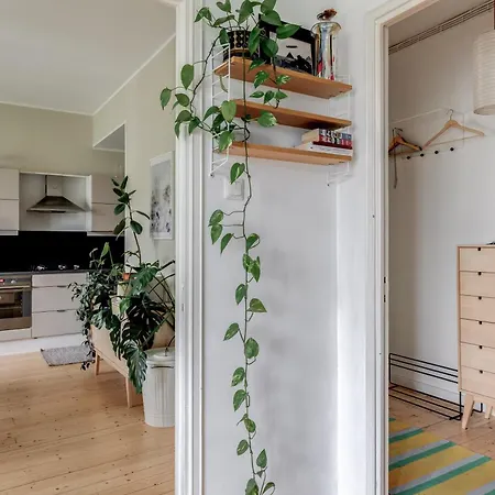 Daire Ac Unit, Wi-fi , Top-floor, 10min To Centre With Metro, 47m2 In Trendy Kallio Helsinki
