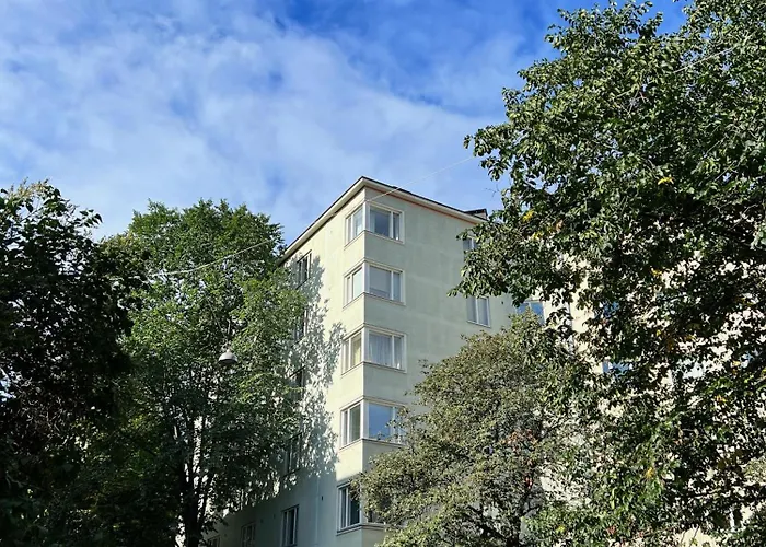 On Airport Bus Route, Top-floor, 150m To Metro And 24h Grocery Store, 47m2 In Trendy Kallio Apartamento Helsínquia